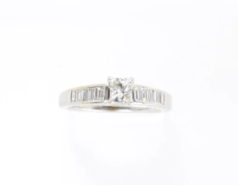 18K WHITE GOLD .57ctw DIAMOND ENGAGEMENT RING SIZE 5