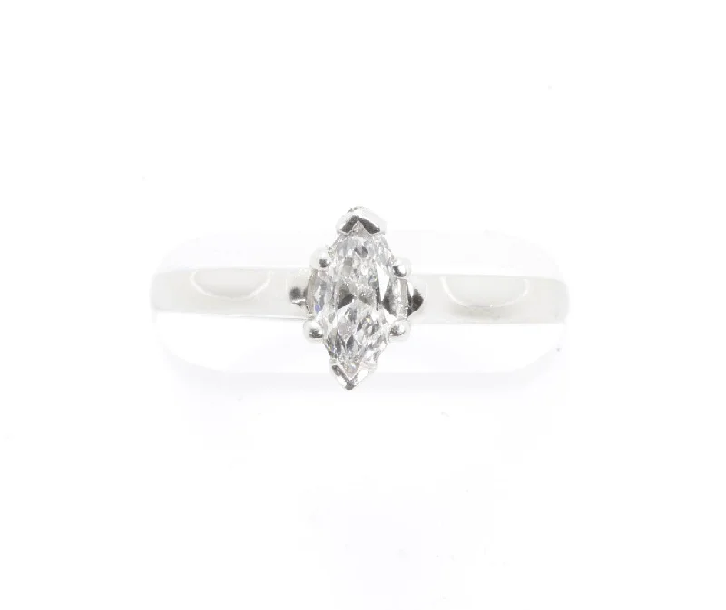 PLATINUM .35ct DIAMOND SOLITAIRE MARQUISE ENGAGEMENT RING SIZE 6.5