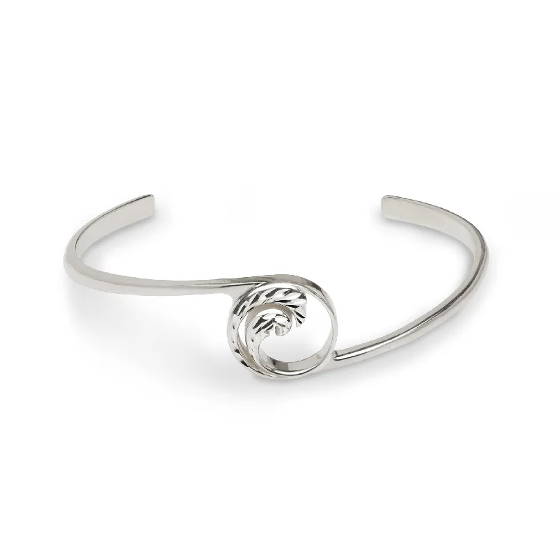 delicate gold band ring Nalu Bracelet in Sterling Silver - Size 7.5"